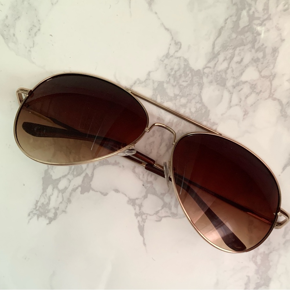 Aviator/cop sunglasses-gold tone brown lenses